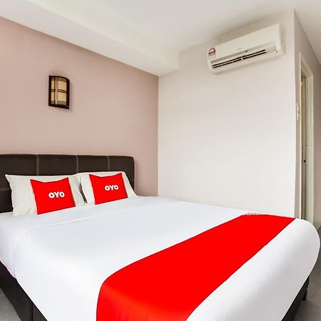 โอโย 89631 988 โฮเต็ล Hotel ยะโฮร์บาห์รู ภายนอก รูปภาพ