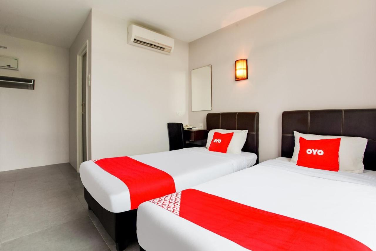 โอโย 89631 988 โฮเต็ล Hotel ยะโฮร์บาห์รู ภายนอก รูปภาพ