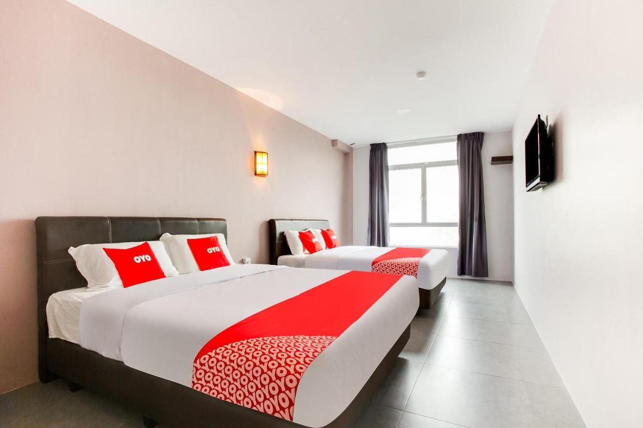 โอโย 89631 988 โฮเต็ล Hotel ยะโฮร์บาห์รู ภายนอก รูปภาพ